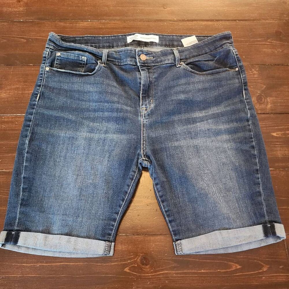 Signature Levi Strauss Mid Rise Bermuda Shorts Size 20